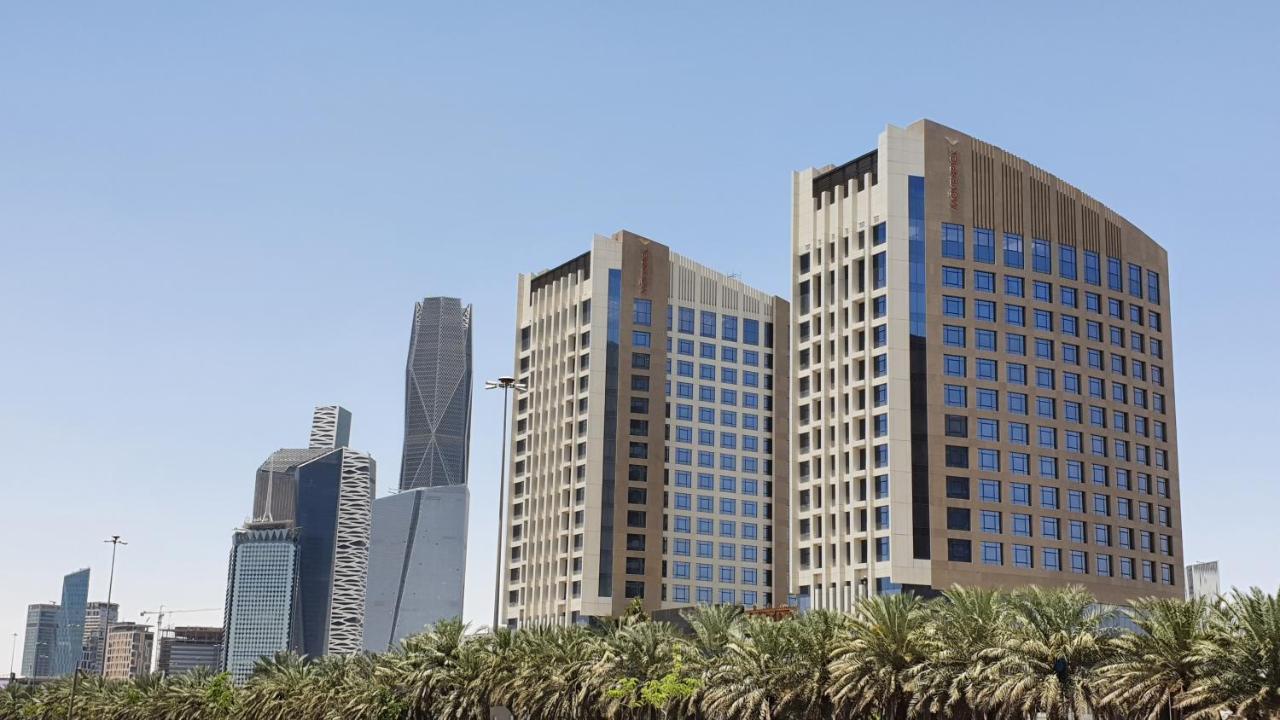 Movenpick Hotel And Residences Rijád Exteriér fotografie Riyadh skyline