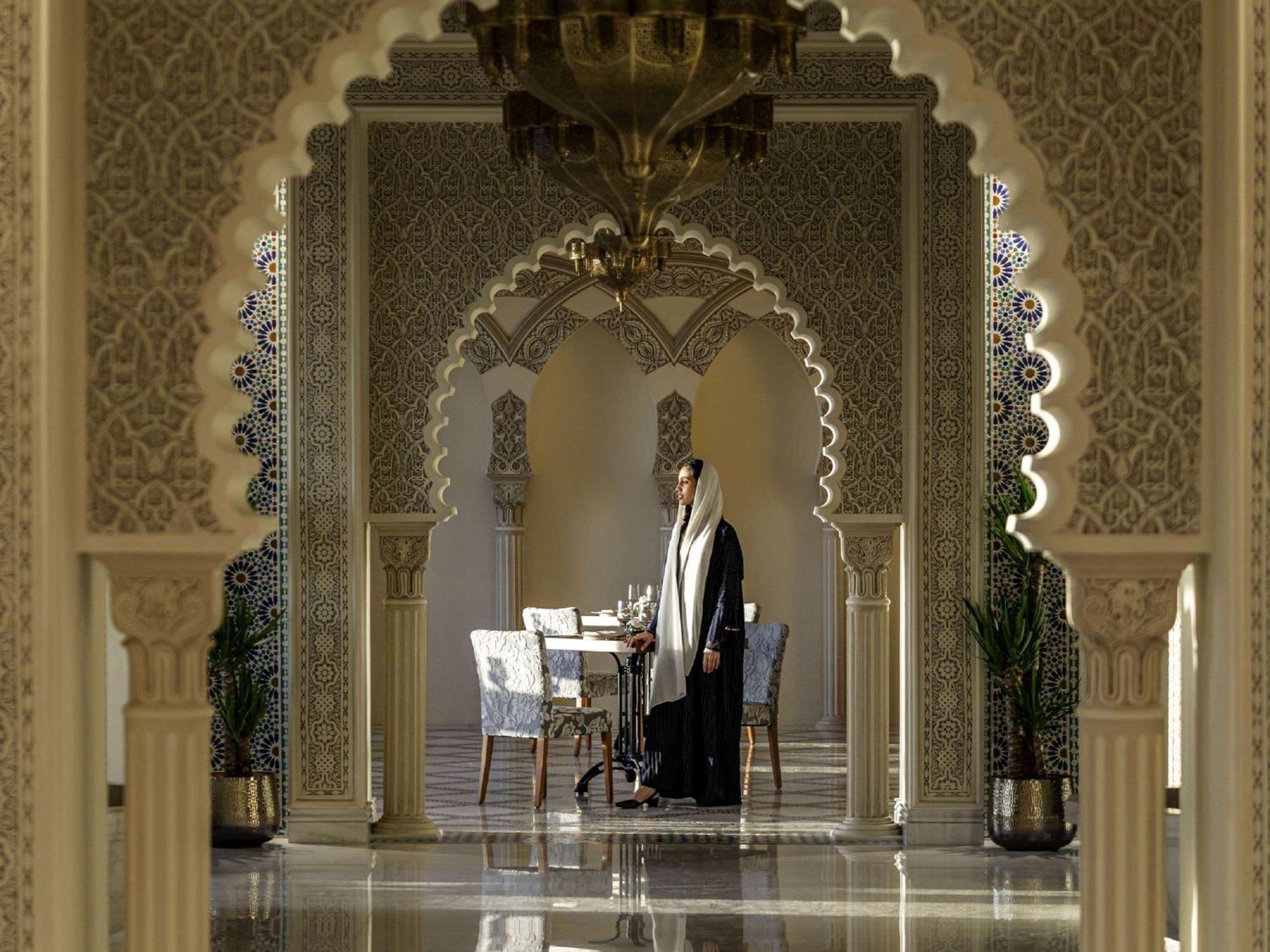 Movenpick Hotel And Residences Rijád Exteriér fotografie The Palace Downtown lobby
