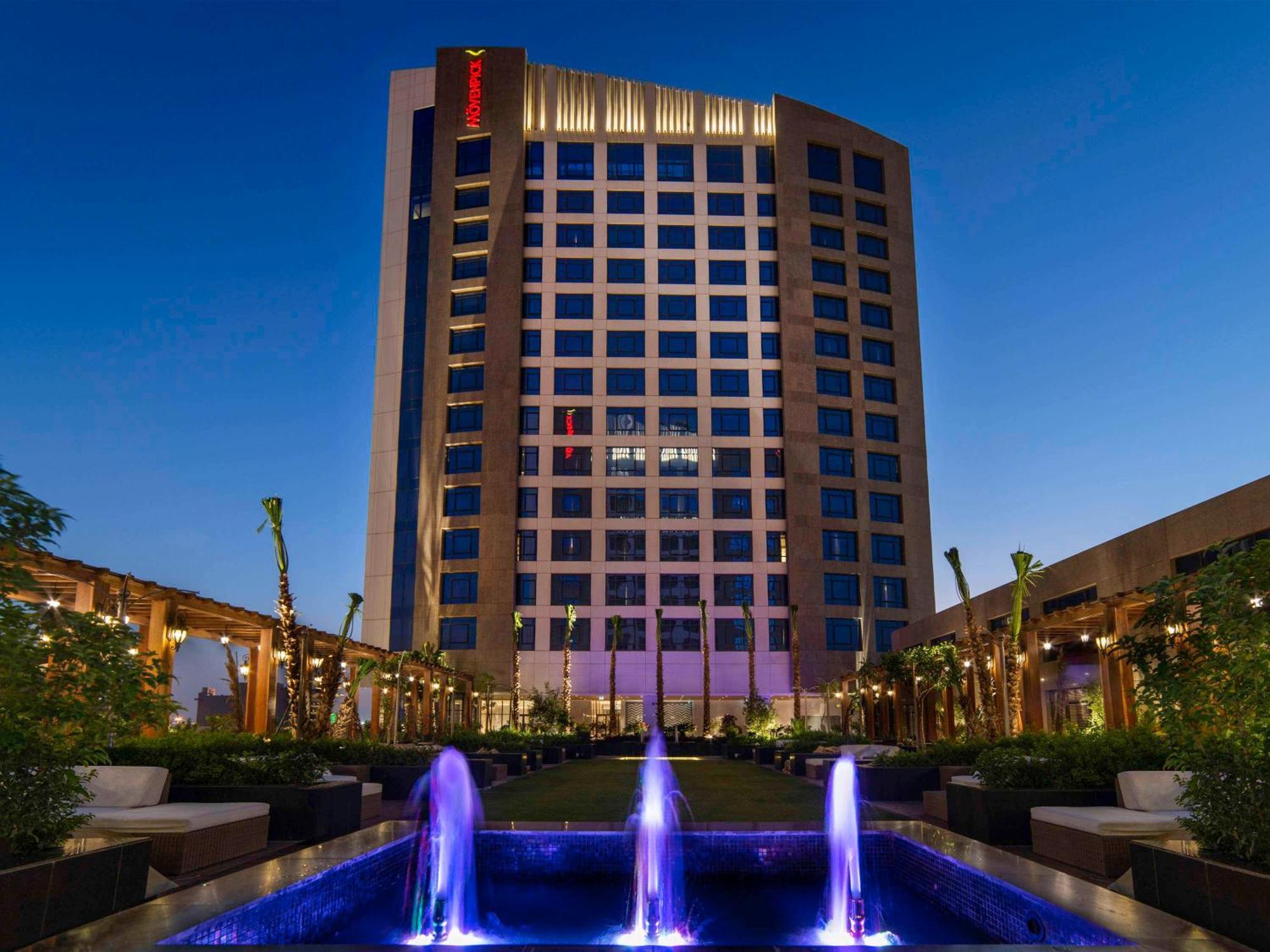 Movenpick Hotel And Residences Rijád Exteriér fotografie Marriott International Hotel in Islamabad