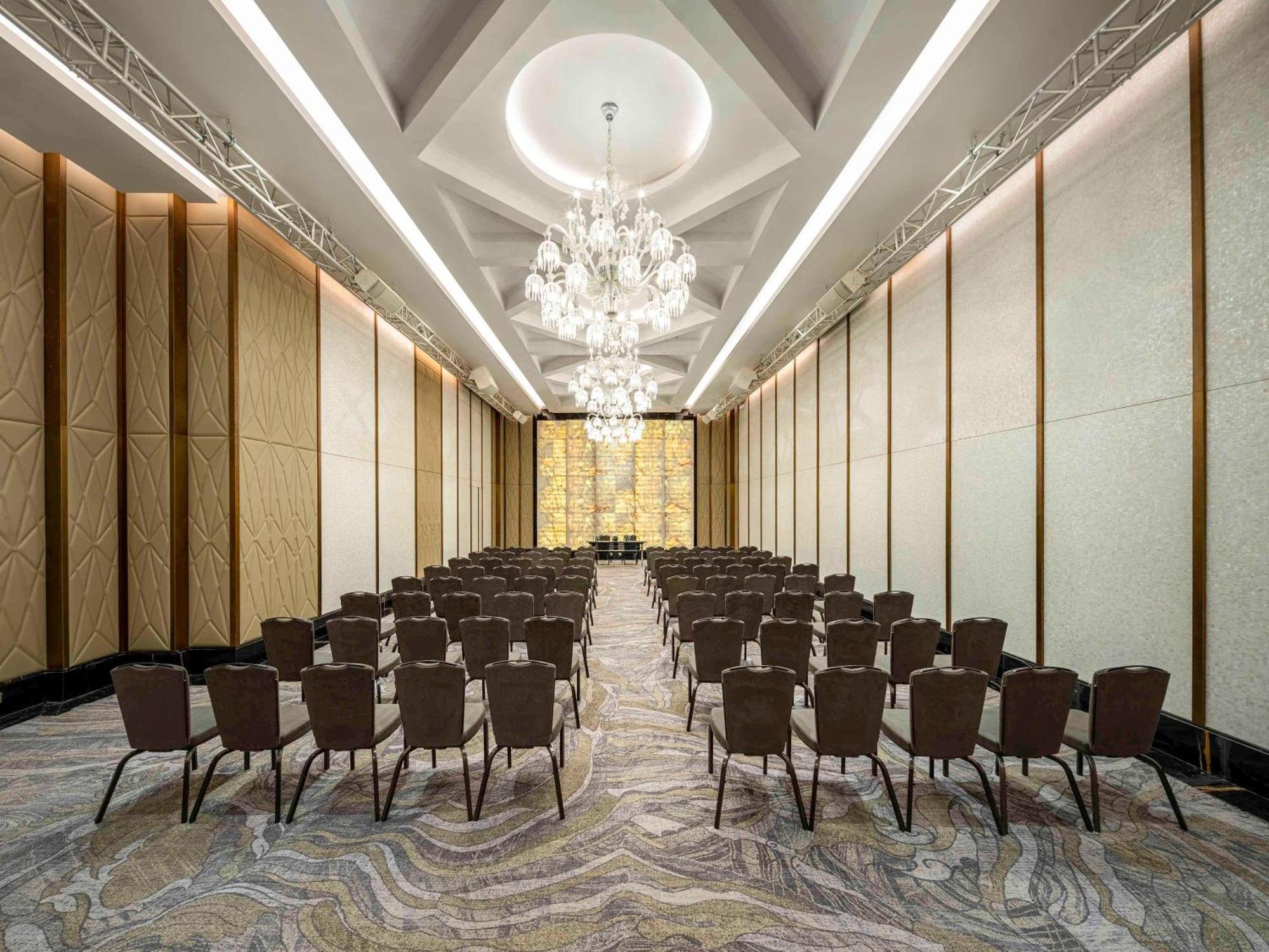 Movenpick Hotel And Residences Rijád Exteriér fotografie The ballroom