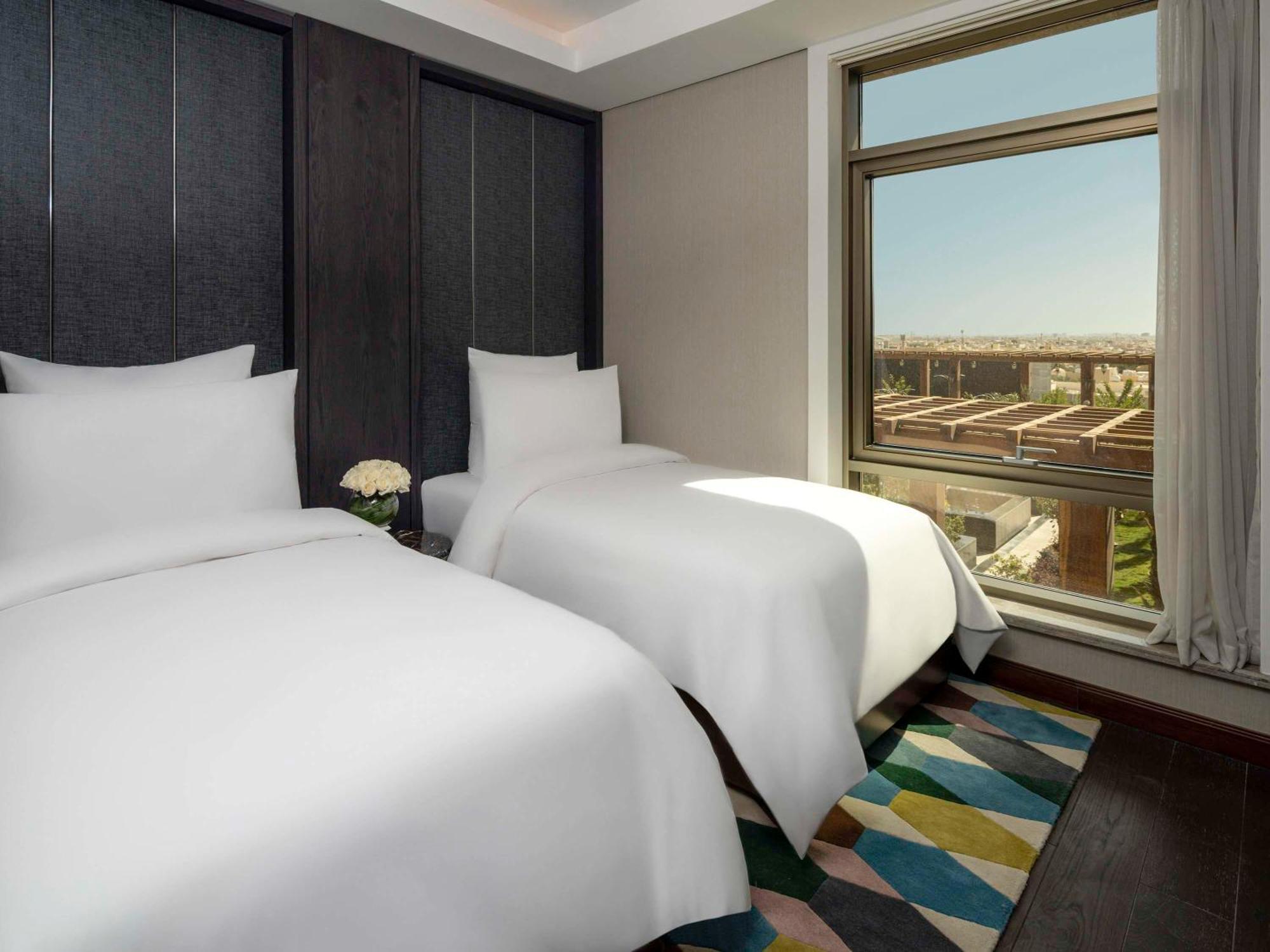 Movenpick Hotel And Residences Rijád Exteriér fotografie Deluxe room