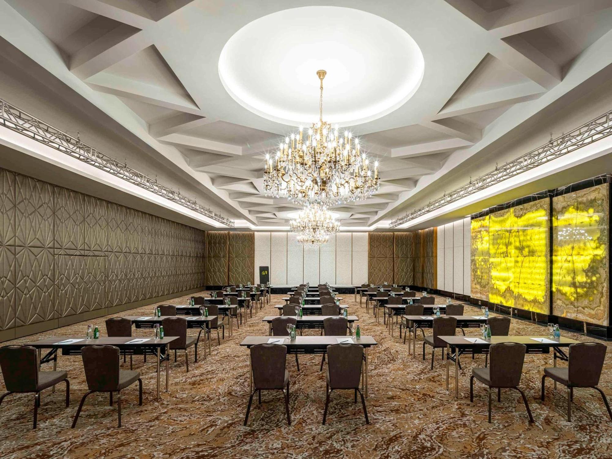Movenpick Hotel And Residences Rijád Exteriér fotografie The ballroom